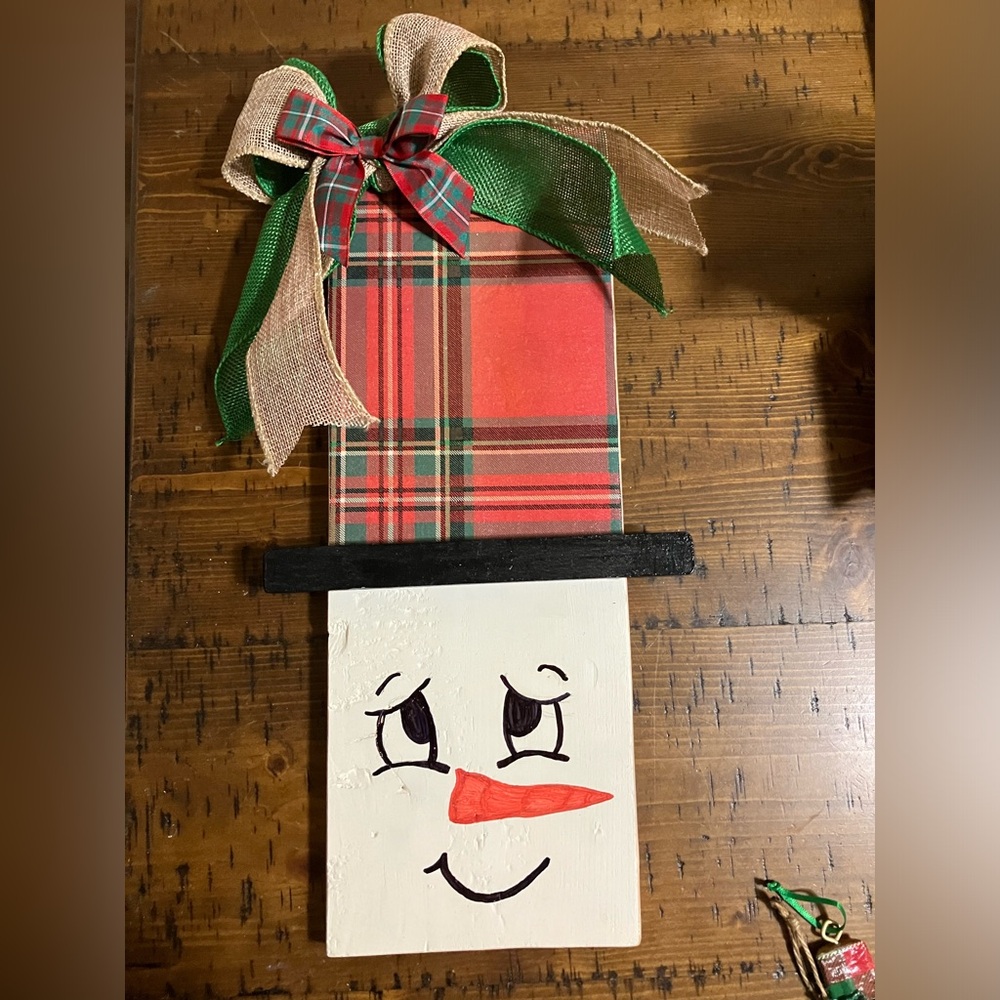Snowman holiday decorative sign